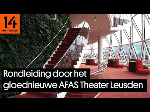 Theaterdirecteur Herman Zondag leidt je rond door het gloednieuwe AFAS Theater Leusden