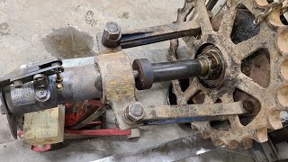 100 Ton Caterpillar Press Removing Caterpillar RD-4 Rear Sprocket