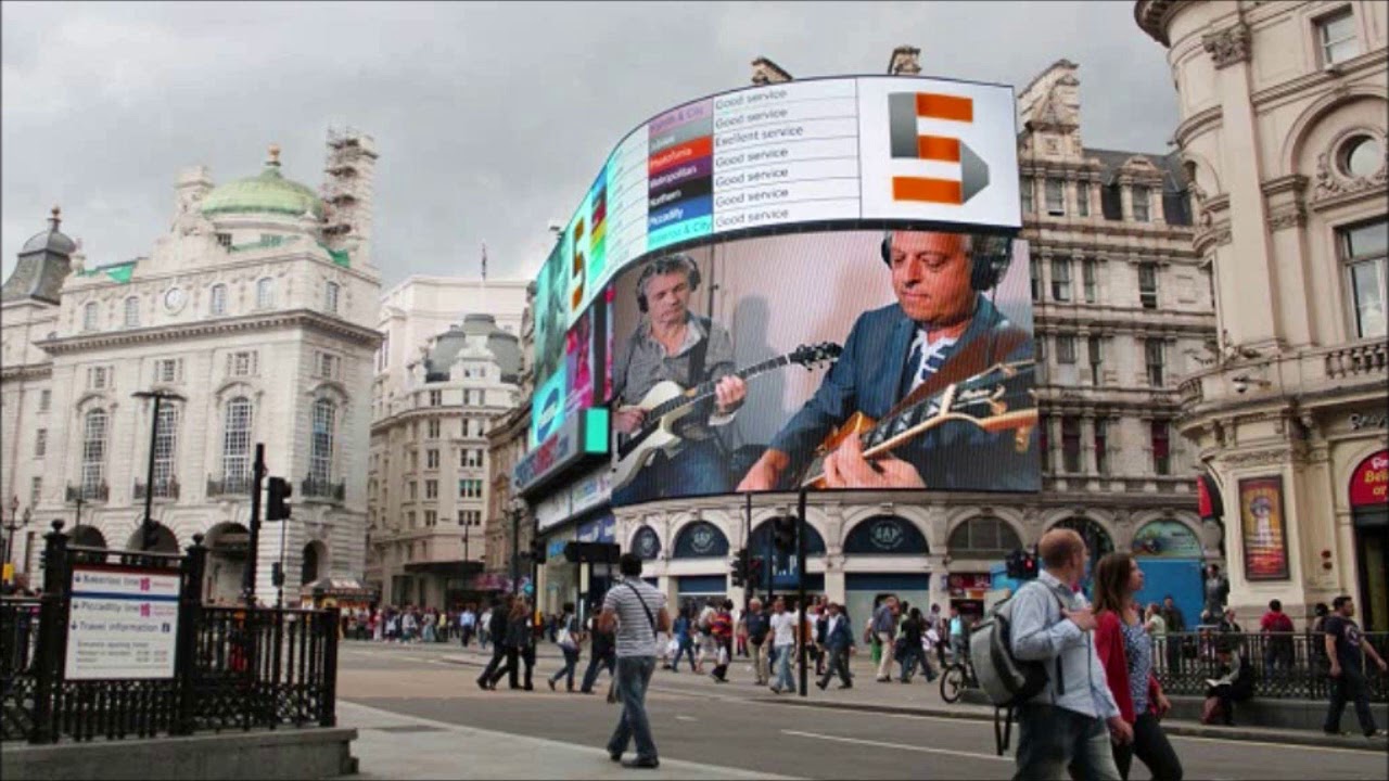 Paul Brown - Piccadilly Circus *THE SMOOTHJAZZ LOFT*
