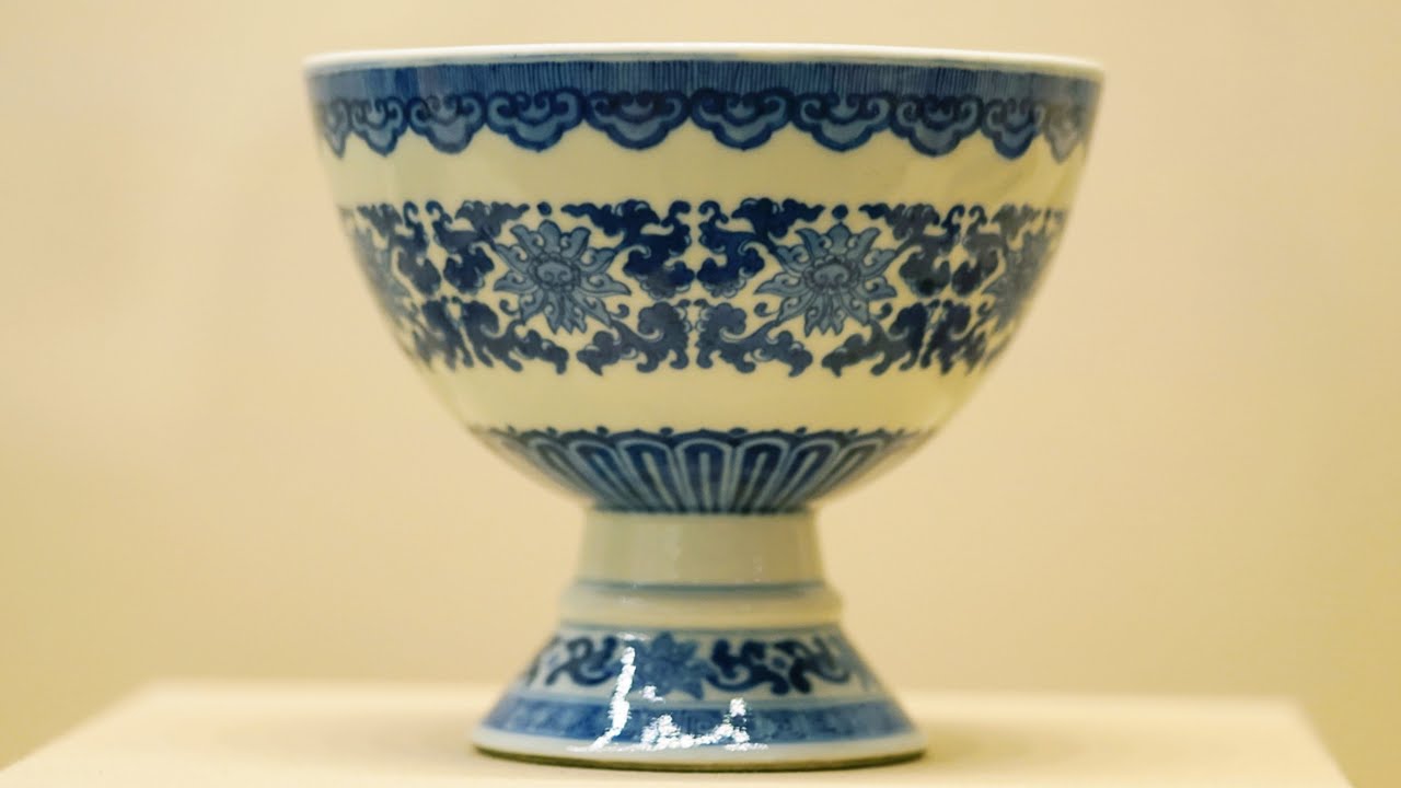 Antique Appreciation]Blue-and-white Stem Cup with Composite