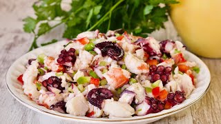 Когда у меня нет времени, я делаю салат из морепродуктов в канун праздников.