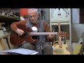 Silvano silva prova alcune chitarre construite dallamico william marinello momojiri guitars venezia