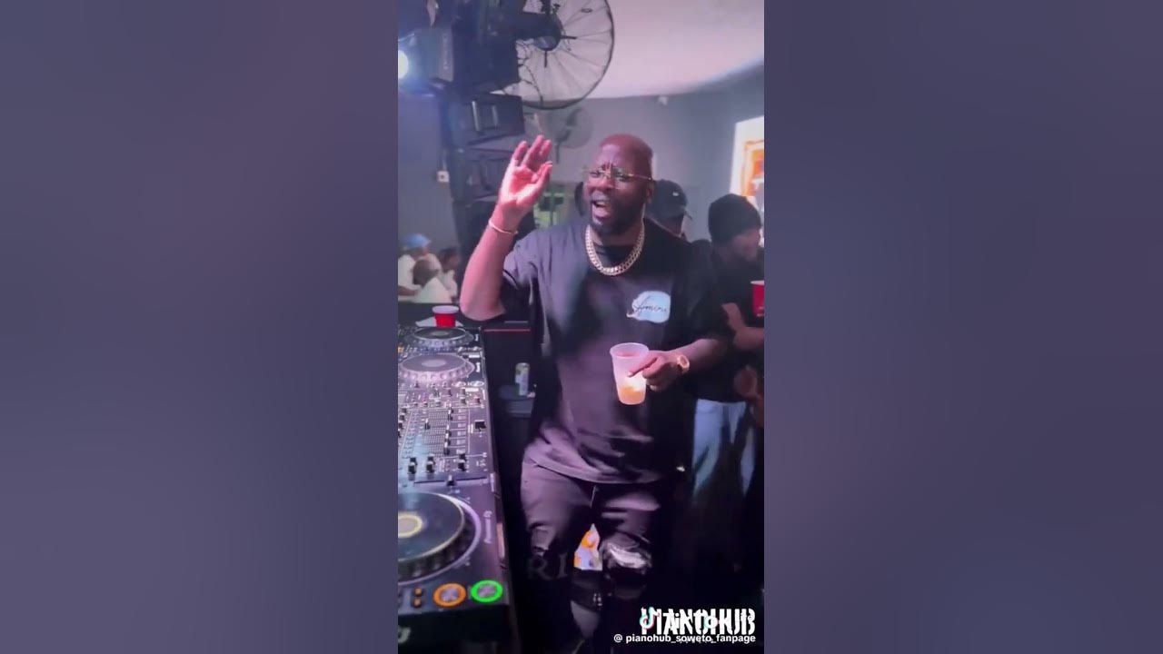 Dj Maphorisa dancing to Dlala Ka Yona @PianoHub #amapianodancechallenge #trending #fyp #shorts Dj Maphorisa dancing to Dlala Ka Yona @PianoHub #amapianodancechallenge #trending #fyp #shorts