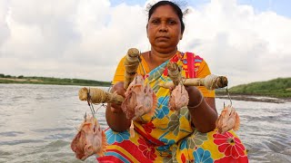 Fishing video || Traditional lady fishing in the village river with using chicken head || New trap