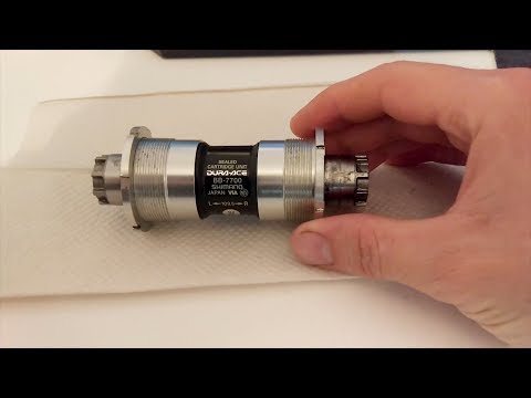 シマノ　DURA ACE デュラエース BB7700　NJS Shimano Dura Ace BB-7700 Track Bottom Bracket Set (NJS or ITA)
