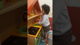 Köfte Ekmek Ve Kahve Yapacakmış Annesine