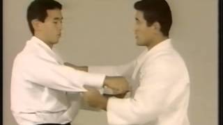 Play video: 中西 英敏 HIDETOSHI NAKANISHI - SODE TSURI KOMI GOSHI