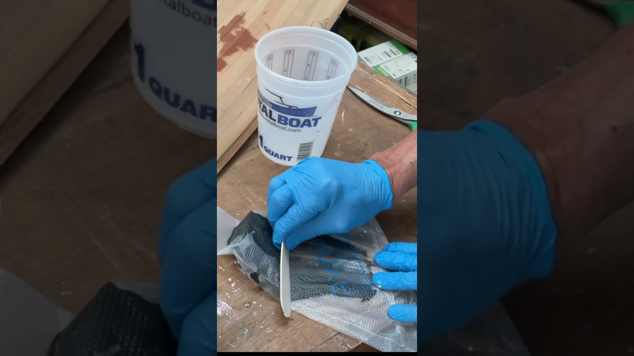 Perfect epoxy fillets on carbon fiber using graphite powder #shorts  #boatbuilding