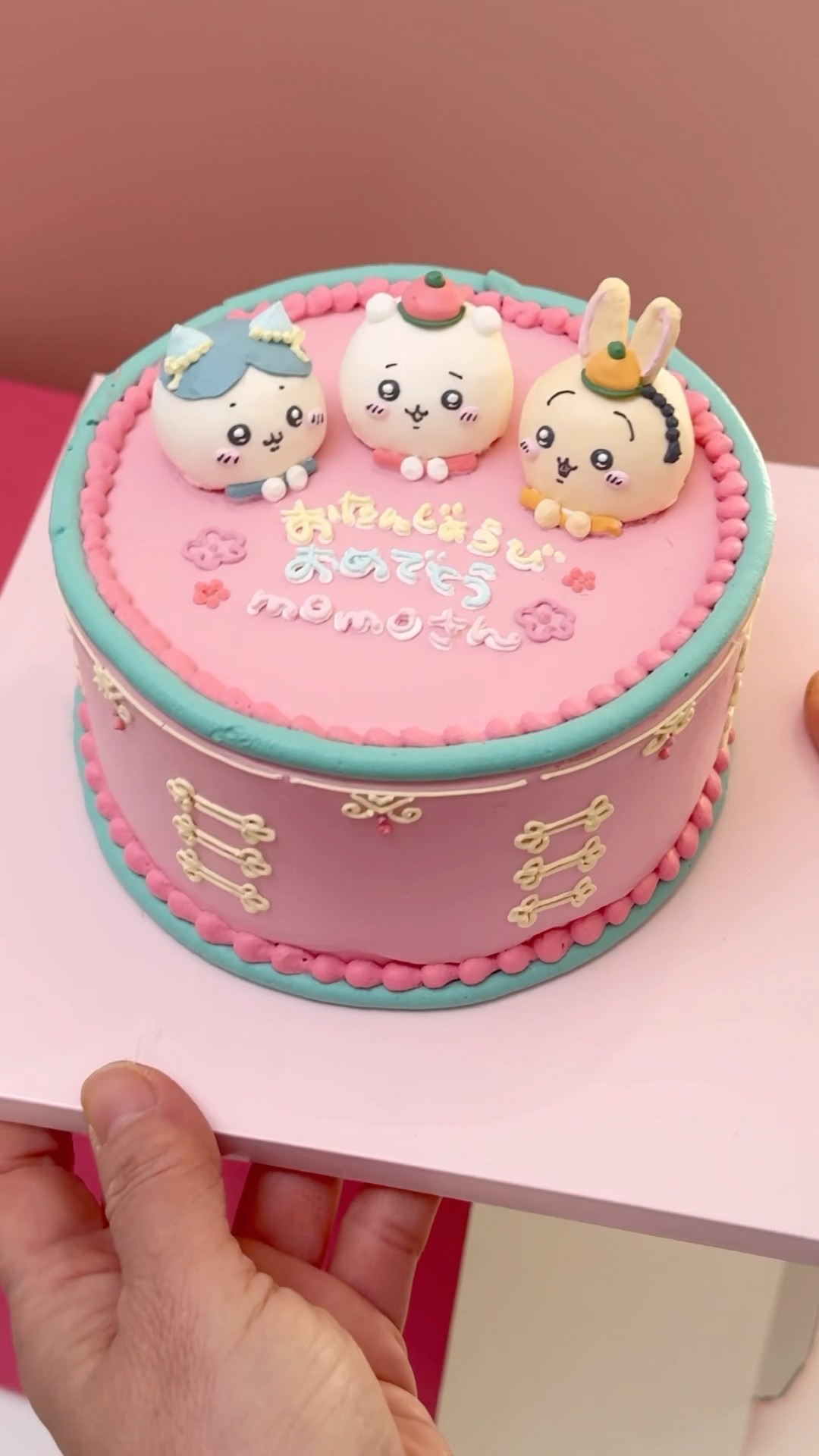 A special birthday cake arrived from @ycsweets5702 Yoko