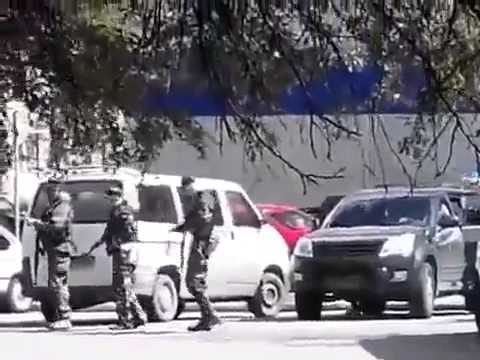 Красноармейск  Фашисты приехали в инкассаторских машинах ПРИВАТБАНКА 11 05 2014