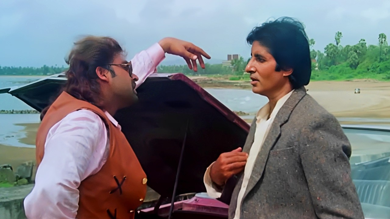 साला तू हमे ही कानून सीखा रहा है जरा यहाँ से बहार निकल कर पूछना इंस्पेक्टर विजय कोन है - एक्शन सीन