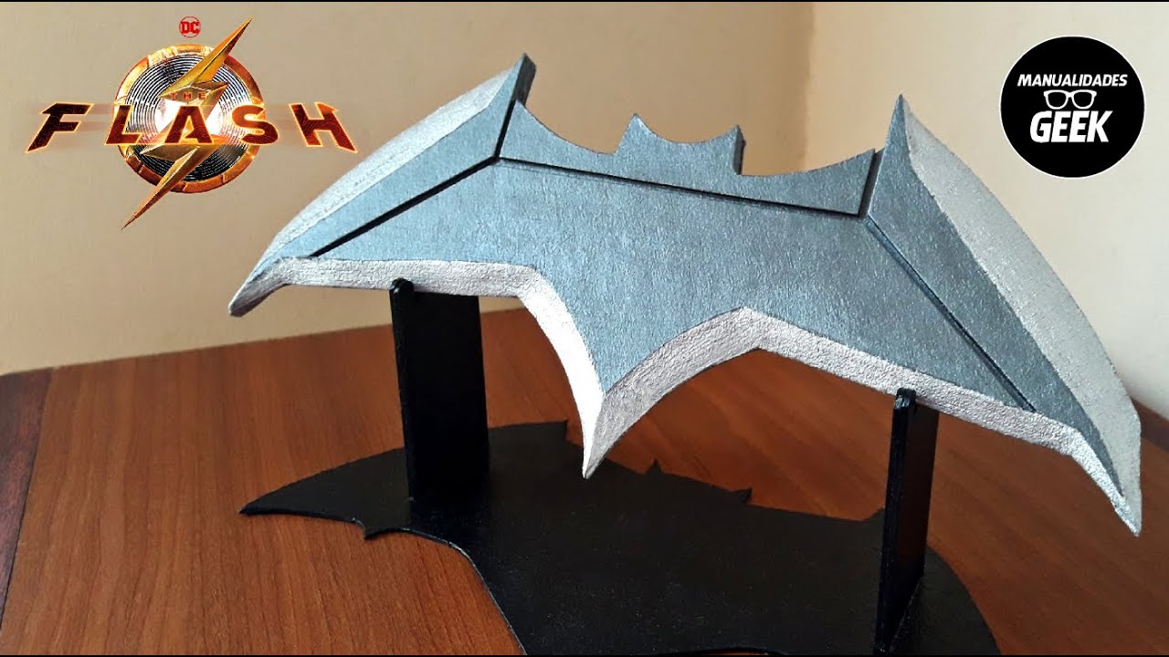 Como hacer el BATARANG de BEN AFFLECK DIY/TUTORIAL/MANUALIDAD/Batman v  Superman/Justice League - YouTube