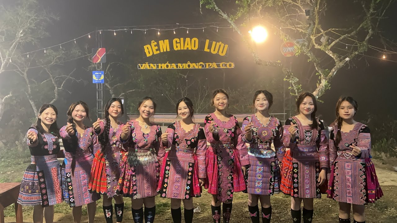 Chợ đêm Pà Cò - Thưởng thức thắng cố ngựa ngắm gái xinh giao lưu văn hoá  Mông | Mùa Y Liên