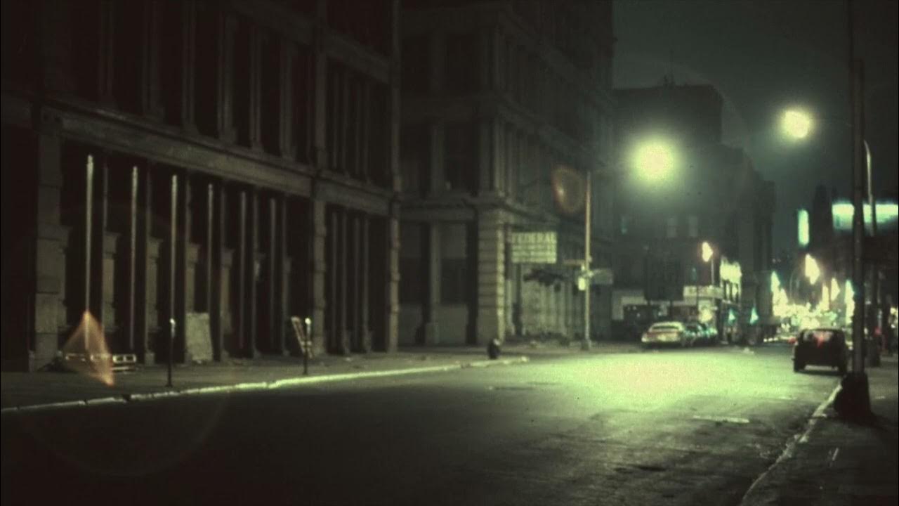 Город опустел и ночь на старте. Улица закат. Улица рассвет. Перрон ночью. Ночная улица.