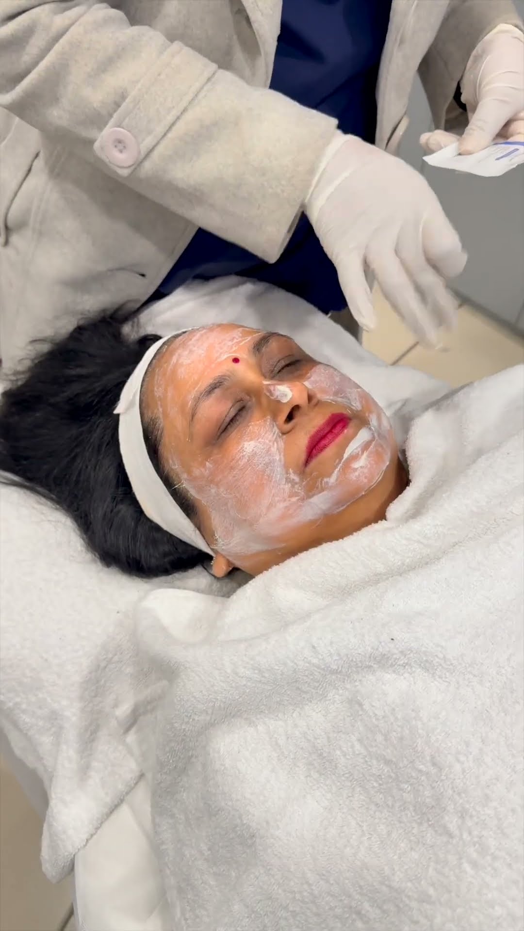Blommac Skin Clinic Zirakpur +91 - 8968031688 , +91 - 9988777516
