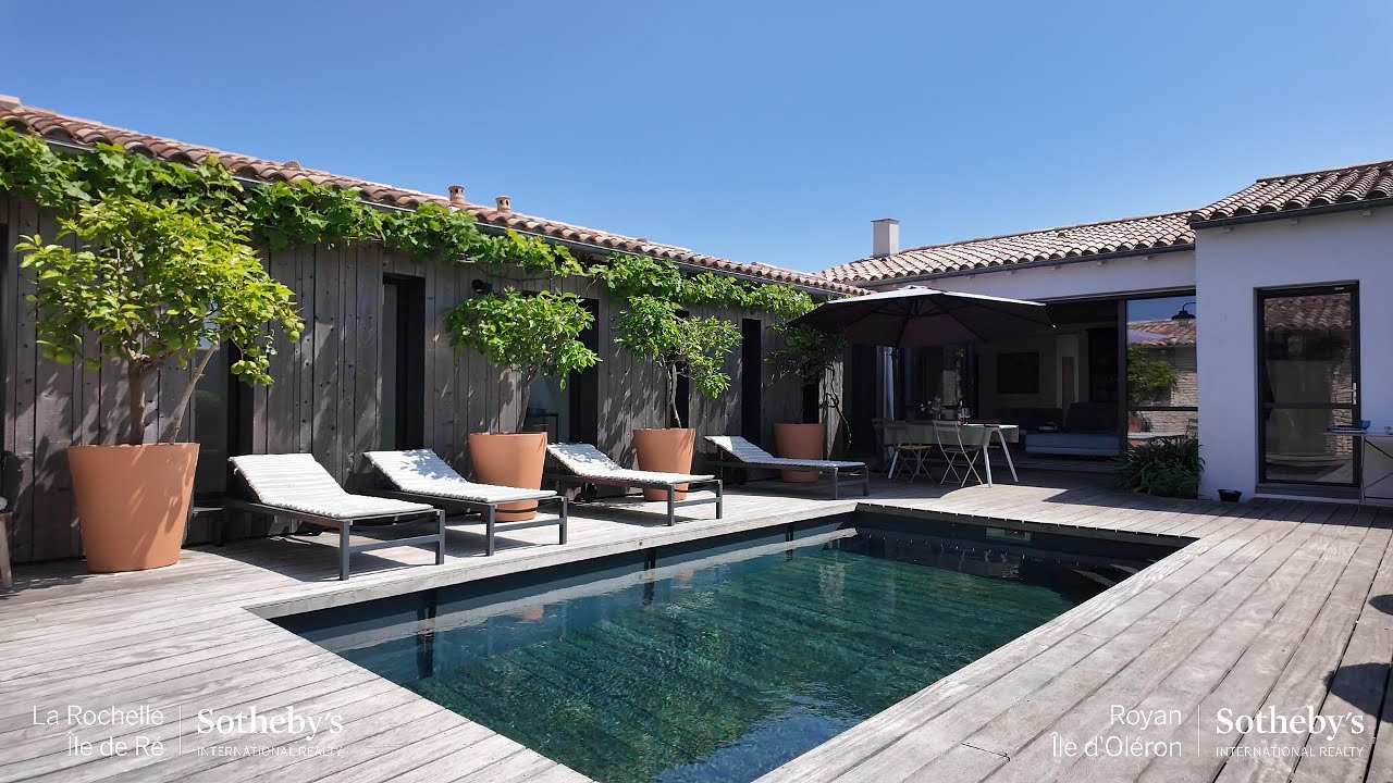 ÎLE DE RÉ – SAINTE MARIE DE RÉ – MAISON FAMILIALE AVEC PISCINE À PROXIMITÉ VILLAGE ET PLAGE