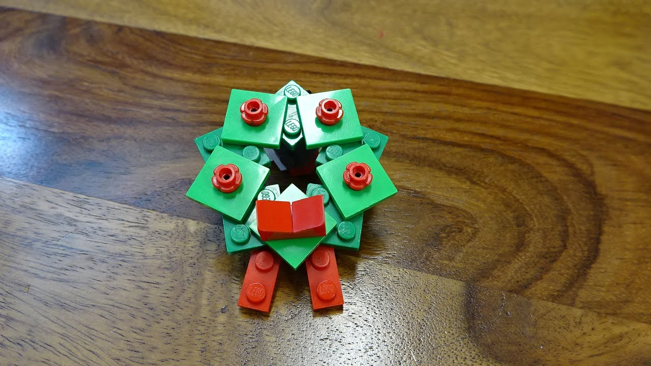 Building a Mini Lego Christmas Door Wreath - YouTube