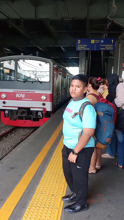 Calon Presiden Berdesakan di Kereta | Capres Terbaik Masa Depan#shorts
