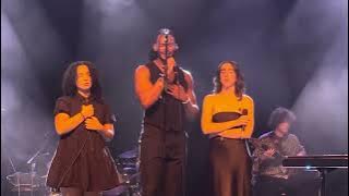 Tiny Habits singing “Wishes” at The El Rey in Los Angeles 03/16/2024