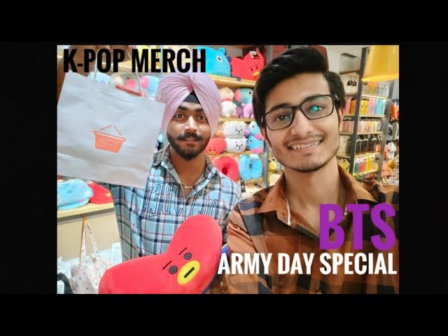 Explored KPOP/BTS MERCH, BT21 toys, Popular expensive dupes shop in MAJNU  KA TILA starting Rs50 😱😳 