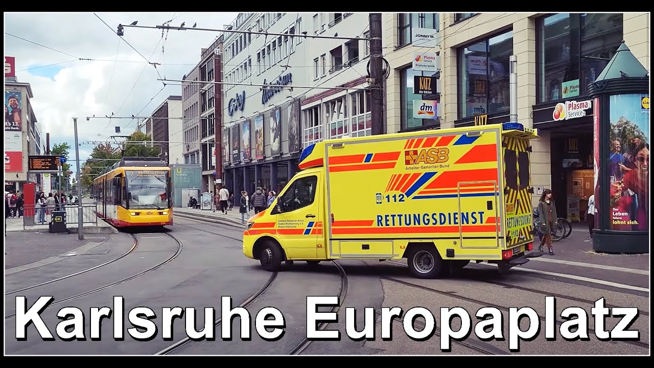 Rettungsdienst und Strassenbahnen beim Europaplatz Karlsruhe | Deutschland 2025