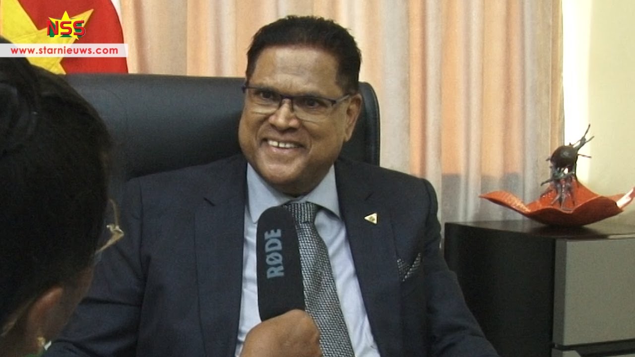 Santokhi over de maatregelen tegen boek ''Zakendoen in Suriname