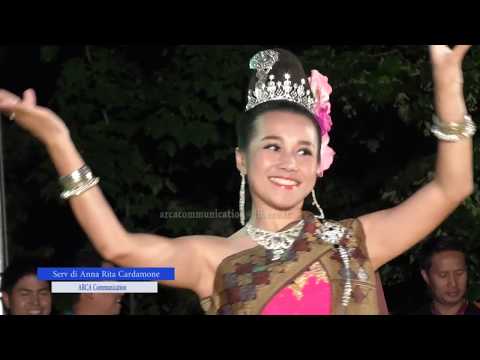 Il folklore incanta