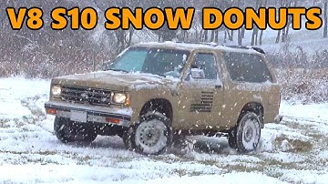 4x4 V8 S10 Blazer Snow Donuts and Powerslides (Chevy 350 Powered Fun!)
