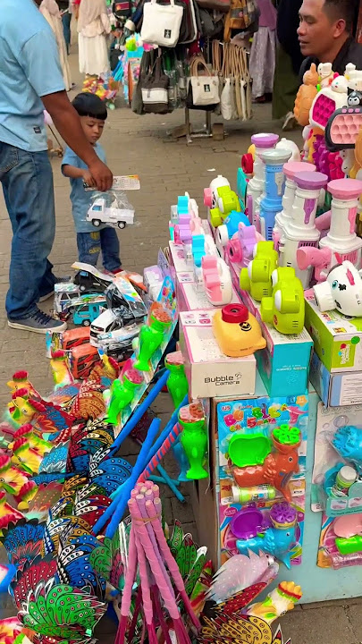 Pilih mobil pick up putih mini lucu dan bubble camera ijo