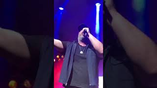 Lee Brice drinking class live (into it)