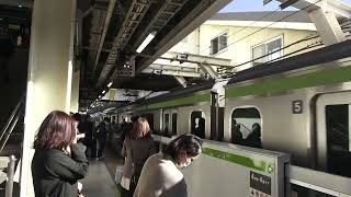 横浜線E２３３系快速八王子行き新横浜駅到着シーン2021.11.27.