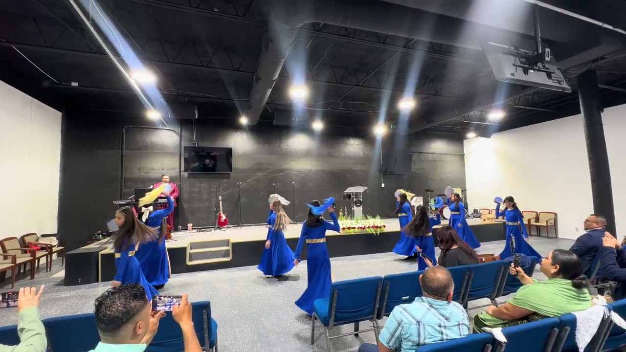 Danza: fiesta en el desierto 