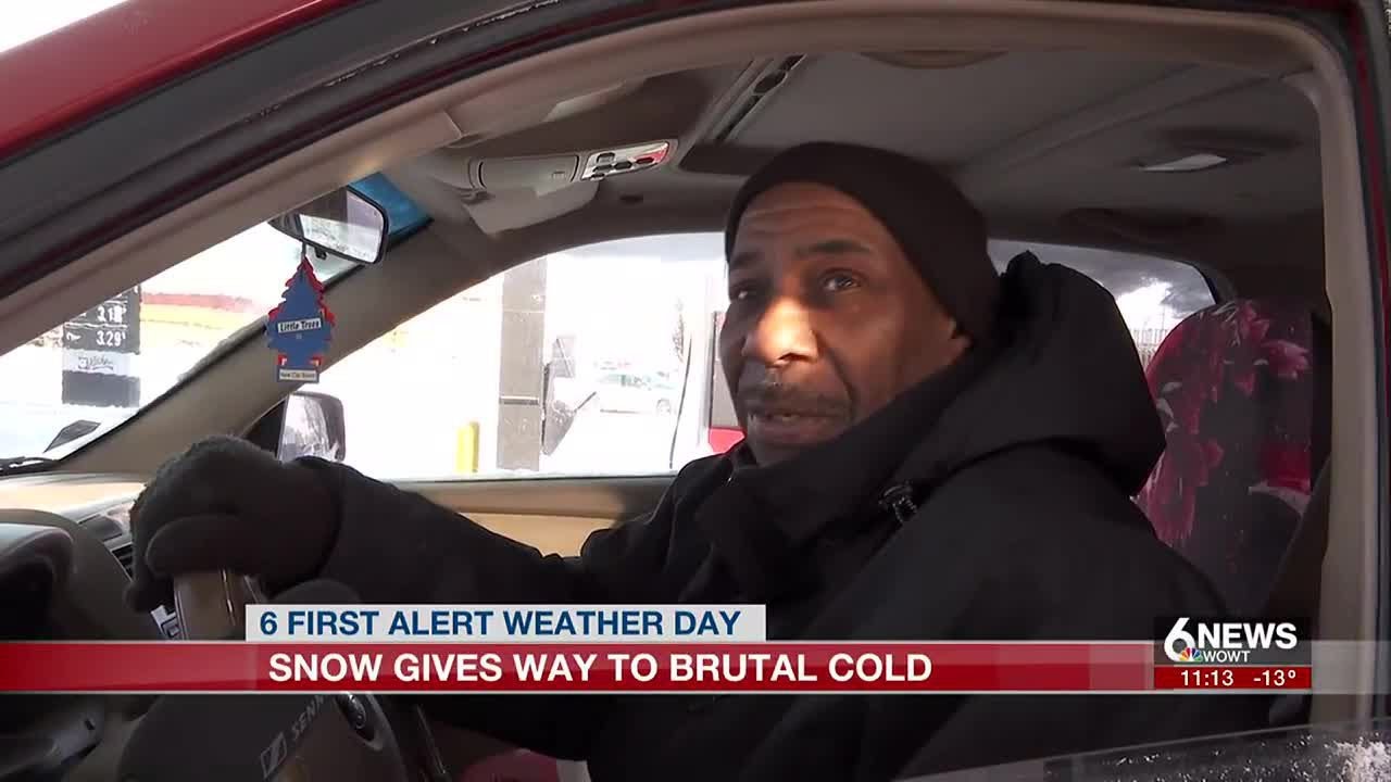 Omaha residents working to keep warm, safe - YouTube