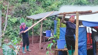 Vang Thi La, took a bamboo tree and built a house.