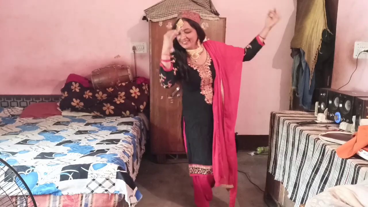 हिमाचली गाने पर मेरा हिमाचली डांस. Himachali vlogger Madhu Thakur