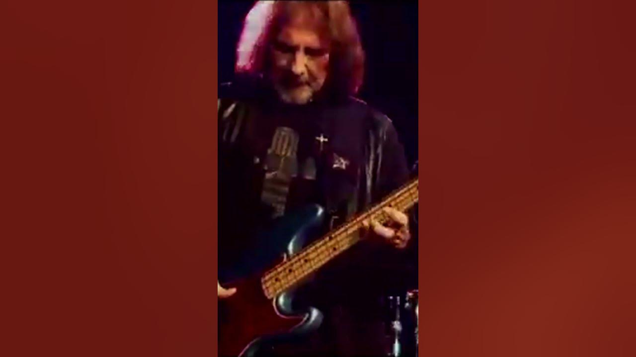 Black Sabbath - Paranoid (Live Birmingham, 2012)