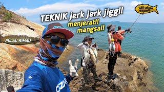 KEPUASAN MENEBING!! teknik jerk jigg berkesan | landbase jigging Pulau rimau - ultralight fishing screenshot 3