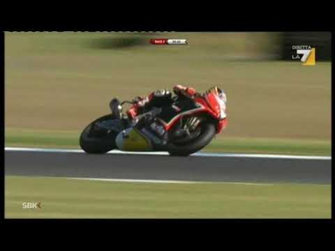 Video: Superbikes Australia 2012: Carlosas Checa krenta, o Maxas Biaggi perima estafetę