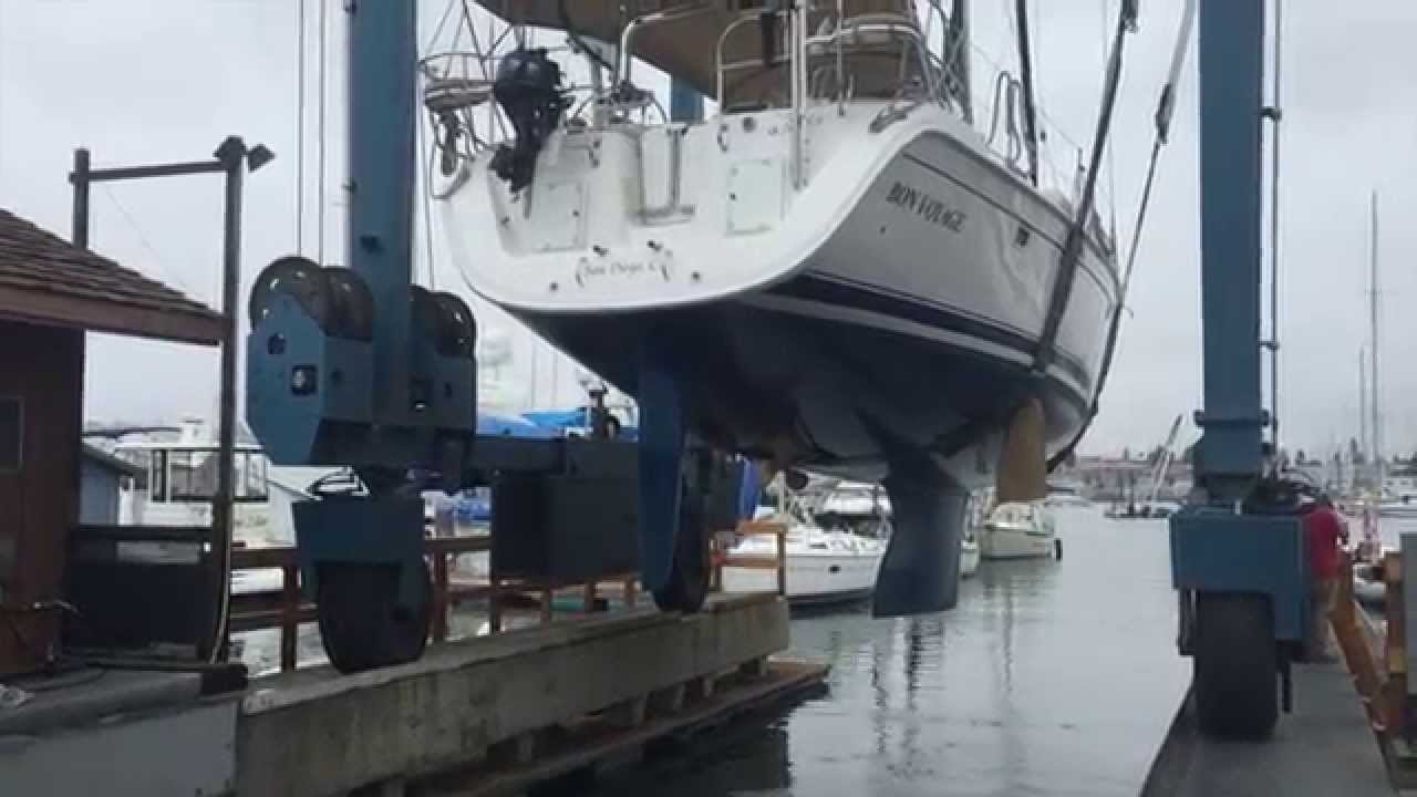 2009 Hunter 49 Sailboat haulout for survey By: Ian Van Tuyl