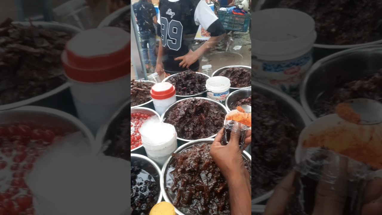 এই দোকান এখানে আসলো কিভাবে  