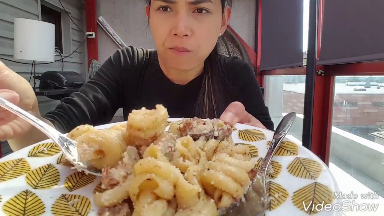 ชิมพลาสต้าเห็ดมันปูฝีมือพี่ติ๊ก^^