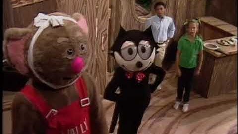 Felix the Cat (1975 - 1977) segment | Series 1 Episode 1 | Sweet Tooth | Smoke Signals