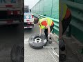 Replacing the Guide Wheel in Highway Emergency Rescue