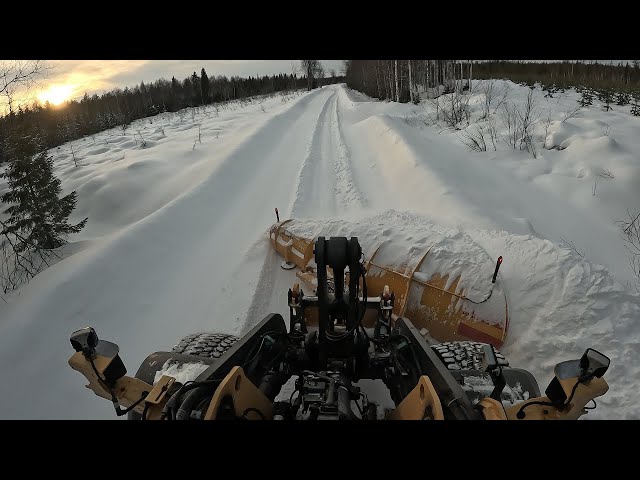 Plowing 20 cm fresh snow class=