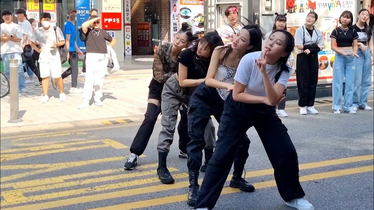 BLACK DOOR. BEAUTIFUL CAPTIVATING SINCHON ROAD BUSKING SELECTION.
