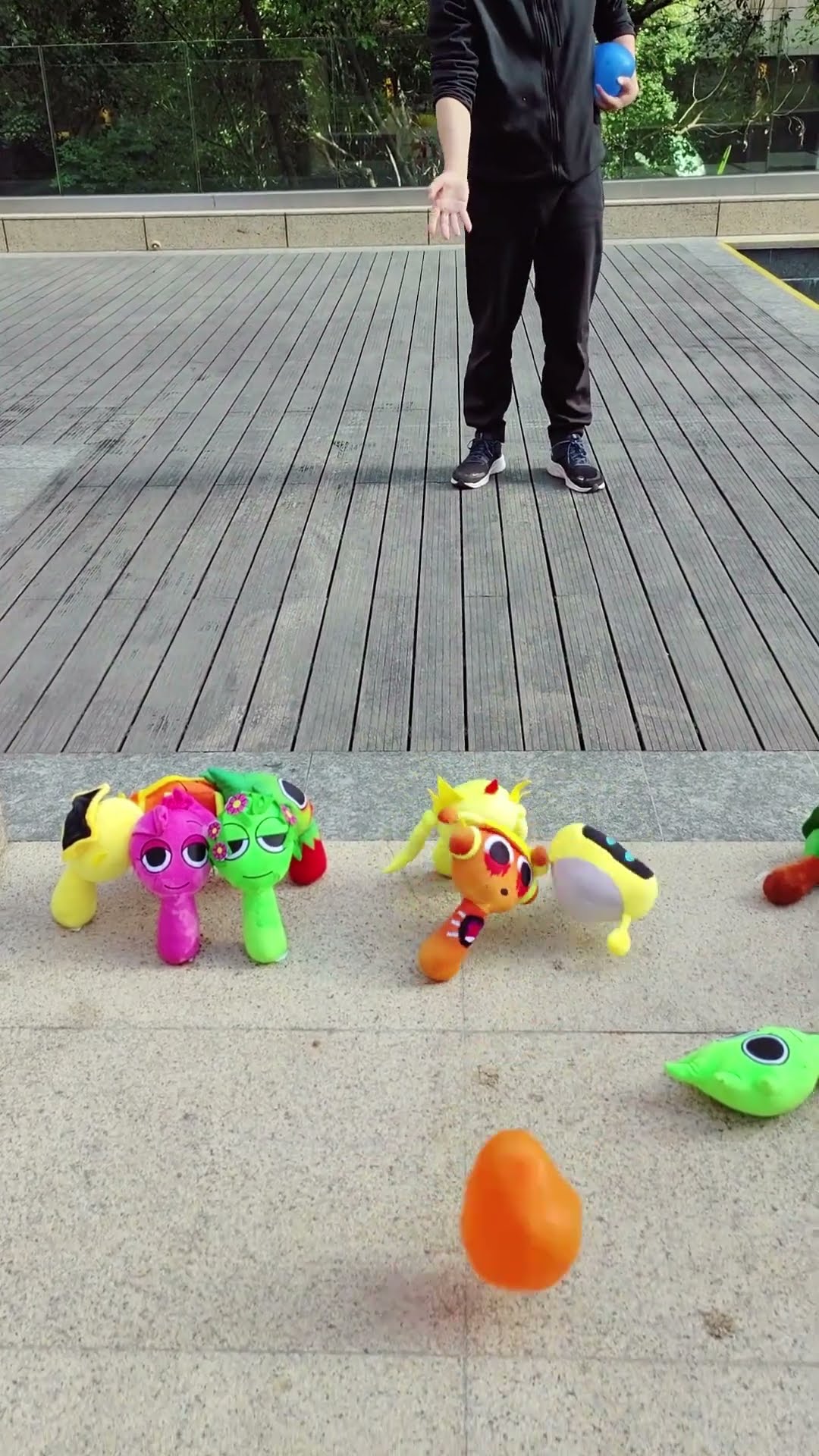 water balloons vs Sprunki