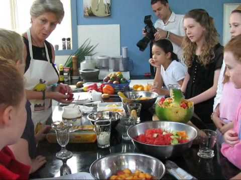 S In The Kitchen-11-08-2015