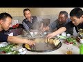 【食味阿远】阿远花370块钱吃铁锅炖鸡，一只大鹅、一只鸡，七个人没吃完 | Shi Wei A Yuan