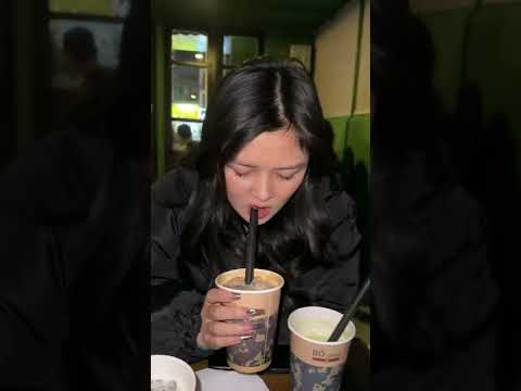 Đi Cafe Thẩm Trà Nhạc Sống Mà Giá Chỉ Từ 35k Ngay Khu Bách Kinh Xây | Hà Nội Tôi Ăn Gì ? | #shorts