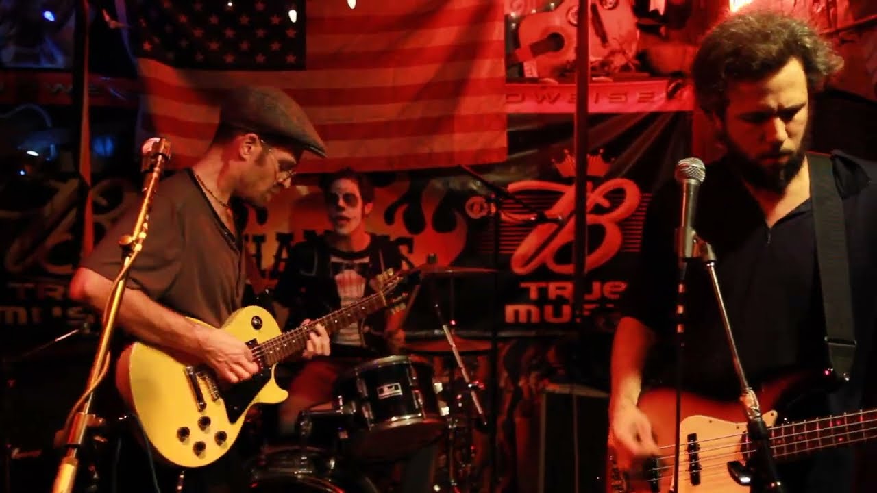 Baba Yaga - Making Plans for Nigel (XTC Cover) - Hanks Saloon / Brooklyn, NY 2011)